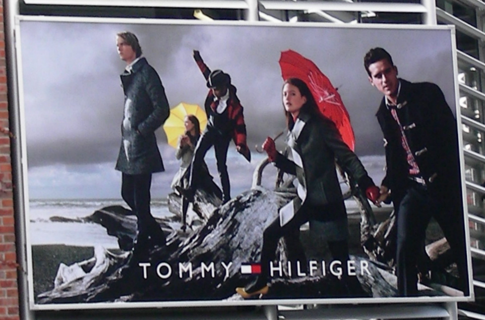 TOMMY HILFIGER